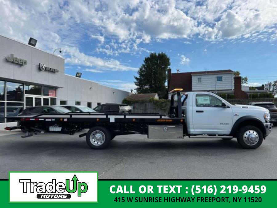 2023 RAM Ram 5500 Chassis Cab null photo 24