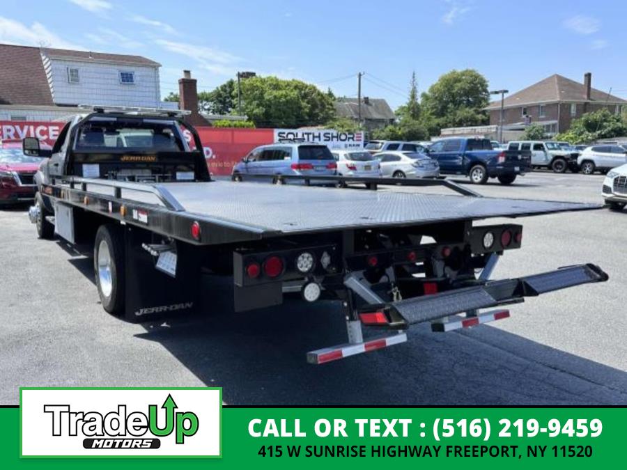 2024 RAM Ram 5500 Chassis Cab null photo 3