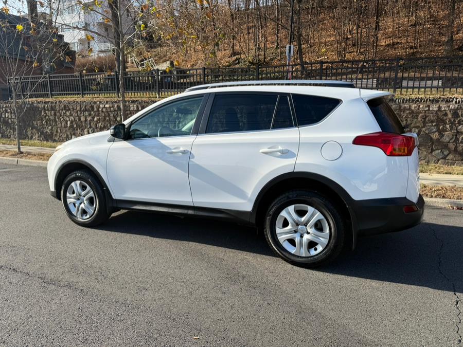 2013 Toyota RAV4 LE photo 4