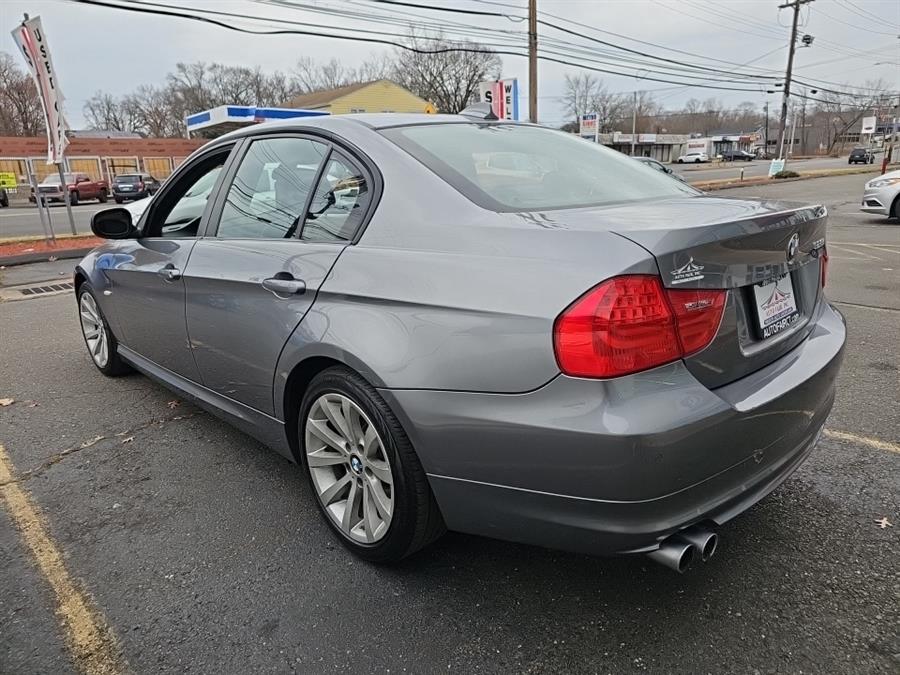 2011 BMW 3 Series 328i photo 3