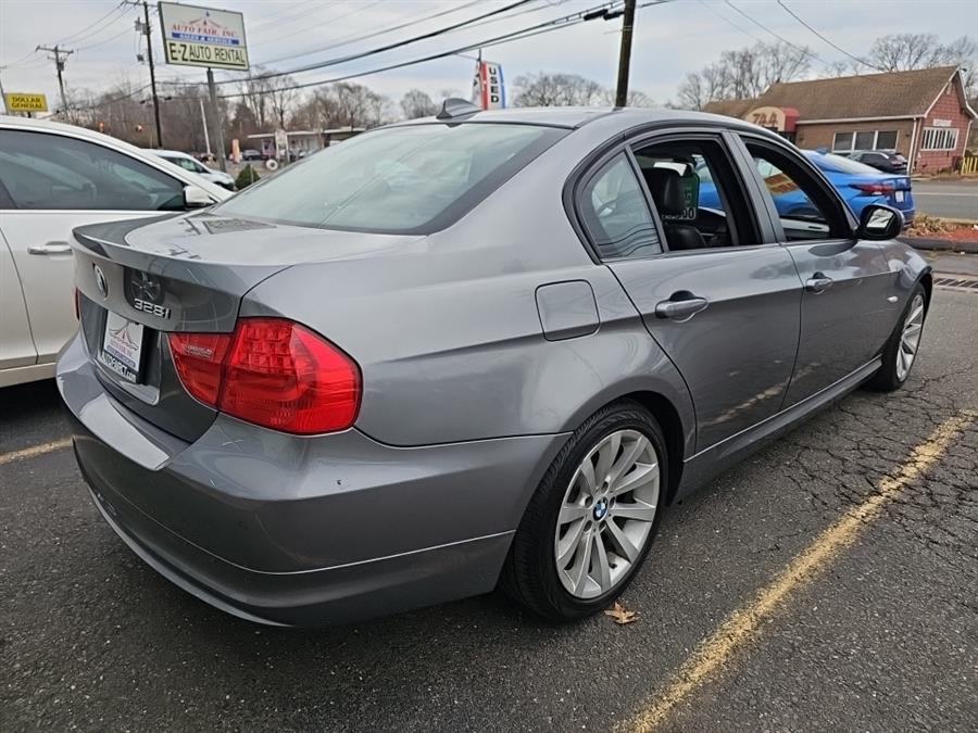 2011 BMW 3 Series 328i photo 5