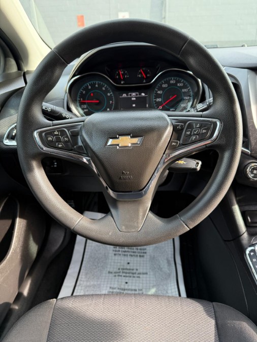 2018 Chevrolet Cruze LT photo 12