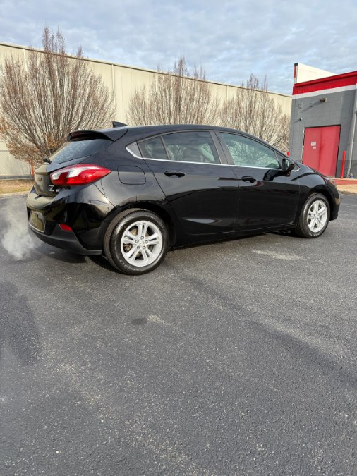 2018 Chevrolet Cruze LT photo 5