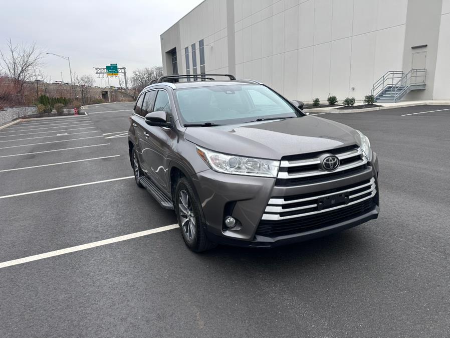 2018 Toyota Highlander XLE V6 AWD (Natl), available for sale in Garfield, New Jersey | Mikes Auto Sales LLC. Garfield, New Jersey 2018 Toyota Highlander XLE V6 AWD (Natl), available for sale in Garfield, New Jersey | Mikes Auto Sales LLC. Garfield, New Jersey