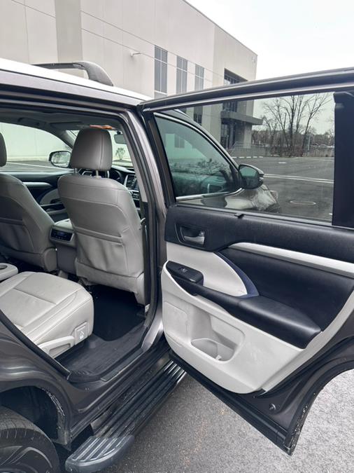 2018 Toyota Highlander XLE V6 AWD (Natl), available for sale in Garfield, New Jersey | Mikes Auto Sales LLC. Garfield, New Jersey 2018 Toyota Highlander XLE V6 AWD (Natl), available for sale in Garfield, New Jersey | Mikes Auto Sales LLC. Garfield, New Jersey