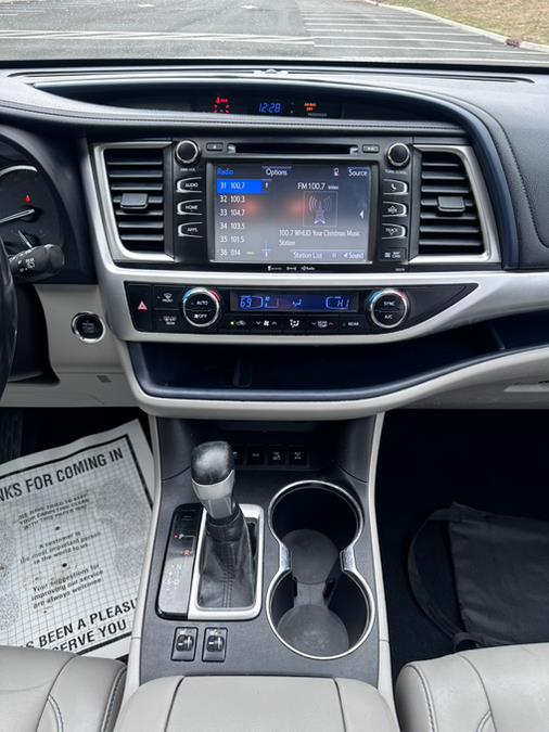 2018 Toyota Highlander XLE V6 AWD (Natl), available for sale in Garfield, New Jersey | Mikes Auto Sales LLC. Garfield, New Jersey 2018 Toyota Highlander XLE V6 AWD (Natl), available for sale in Garfield, New Jersey | Mikes Auto Sales LLC. Garfield, New Jersey