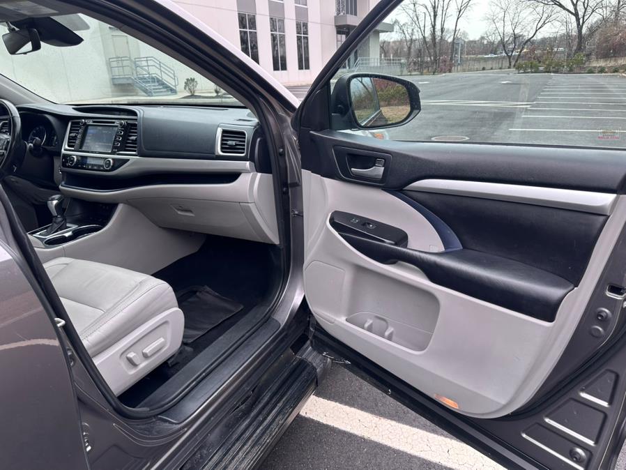 2018 Toyota Highlander XLE V6 AWD (Natl), available for sale in Garfield, New Jersey | Mikes Auto Sales LLC. Garfield, New Jersey 2018 Toyota Highlander XLE V6 AWD (Natl), available for sale in Garfield, New Jersey | Mikes Auto Sales LLC. Garfield, New Jersey
