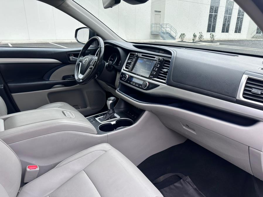 2018 Toyota Highlander XLE V6 AWD (Natl), available for sale in Garfield, New Jersey | Mikes Auto Sales LLC. Garfield, New Jersey 2018 Toyota Highlander XLE V6 AWD (Natl), available for sale in Garfield, New Jersey | Mikes Auto Sales LLC. Garfield, New Jersey