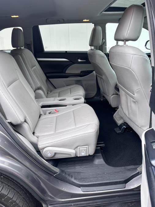 2018 Toyota Highlander XLE V6 AWD (Natl), available for sale in Garfield, New Jersey | Mikes Auto Sales LLC. Garfield, New Jersey 2018 Toyota Highlander XLE V6 AWD (Natl), available for sale in Garfield, New Jersey | Mikes Auto Sales LLC. Garfield, New Jersey
