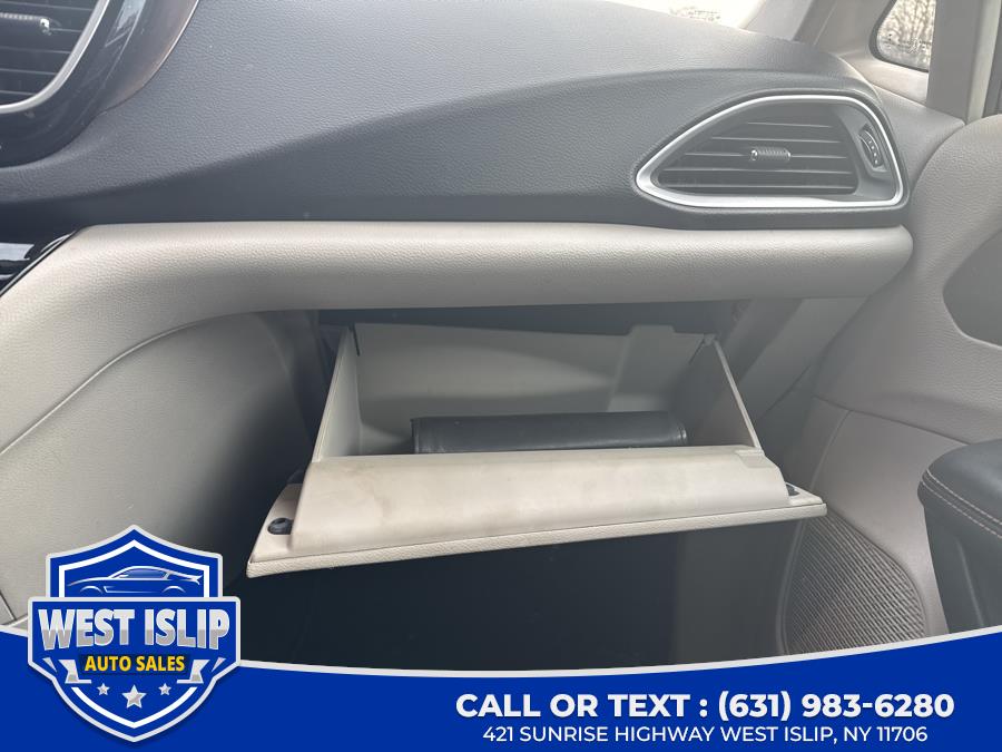 2017 Chrysler Pacifica Touring FWD, available for sale in West Islip, New York | West Islip Auto Sales. West Islip, New York 2017 Chrysler Pacifica Touring FWD, available for sale in West Islip, New York | West Islip Auto Sales. West Islip, New York