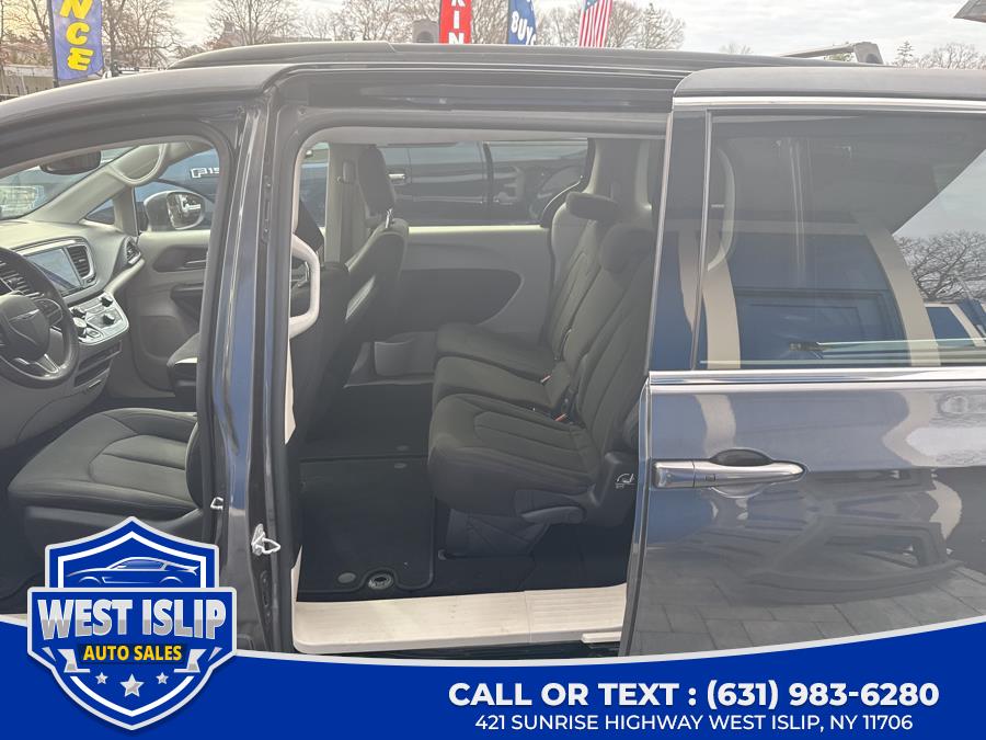 2017 Chrysler Pacifica Touring FWD, available for sale in West Islip, New York | West Islip Auto Sales. West Islip, New York 2017 Chrysler Pacifica Touring FWD, available for sale in West Islip, New York | West Islip Auto Sales. West Islip, New York