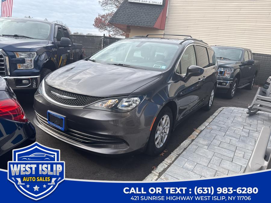 2017 Chrysler Pacifica Touring FWD, available for sale in West Islip, New York | West Islip Auto Sales. West Islip, New York 2017 Chrysler Pacifica Touring FWD, available for sale in West Islip, New York | West Islip Auto Sales. West Islip, New York
