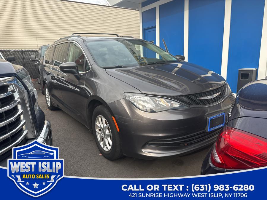 2017 Chrysler Pacifica Touring FWD, available for sale in West Islip, New York | West Islip Auto Sales. West Islip, New York 2017 Chrysler Pacifica Touring FWD, available for sale in West Islip, New York | West Islip Auto Sales. West Islip, New York