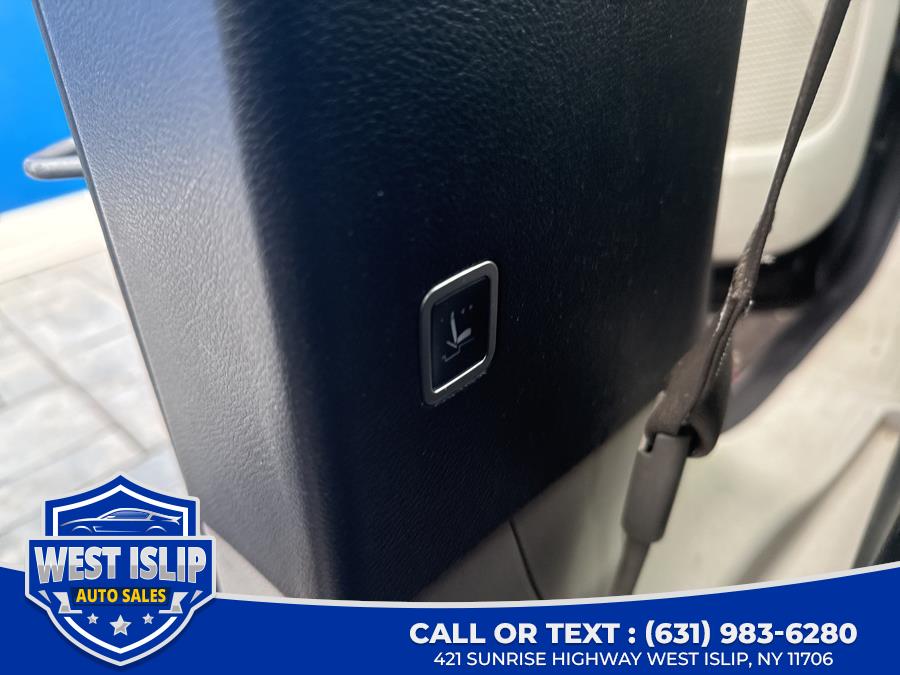2017 Chrysler Pacifica Touring FWD, available for sale in West Islip, New York | West Islip Auto Sales. West Islip, New York 2017 Chrysler Pacifica Touring FWD, available for sale in West Islip, New York | West Islip Auto Sales. West Islip, New York