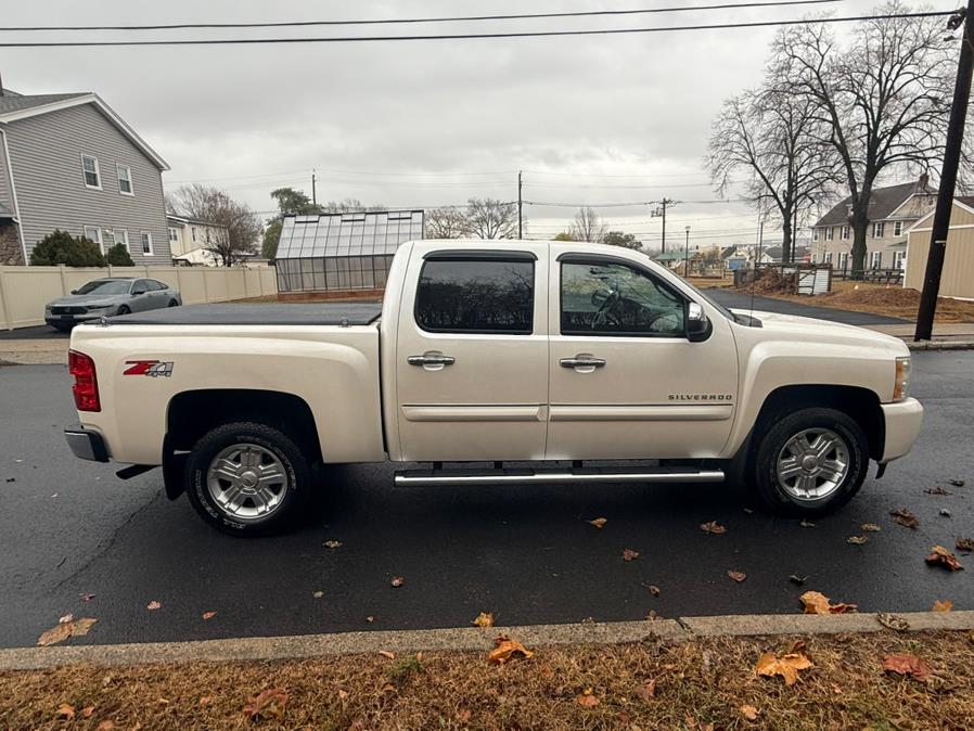 2011 Chevrolet Silverado 1500 LT photo 11