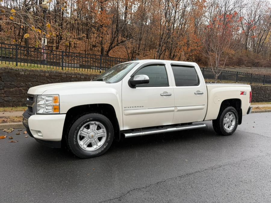 2011 Chevrolet Silverado 1500 LT photo 2