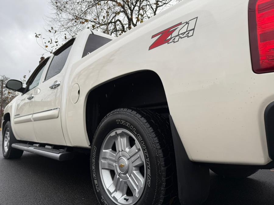 2011 Chevrolet Silverado 1500 LT photo 18