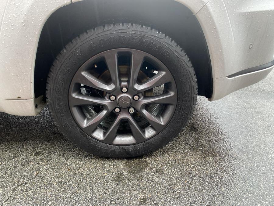2018 Jeep Grand Cherokee Overland 4x4, available for sale in Worcester, Massachusetts | Worcester Auto Outlet LLC. Worcester, Massachusetts 2018 Jeep Grand Cherokee Overland 4x4, available for sale in Worcester, Massachusetts | Worcester Auto Outlet LLC. Worcester, Massachusetts