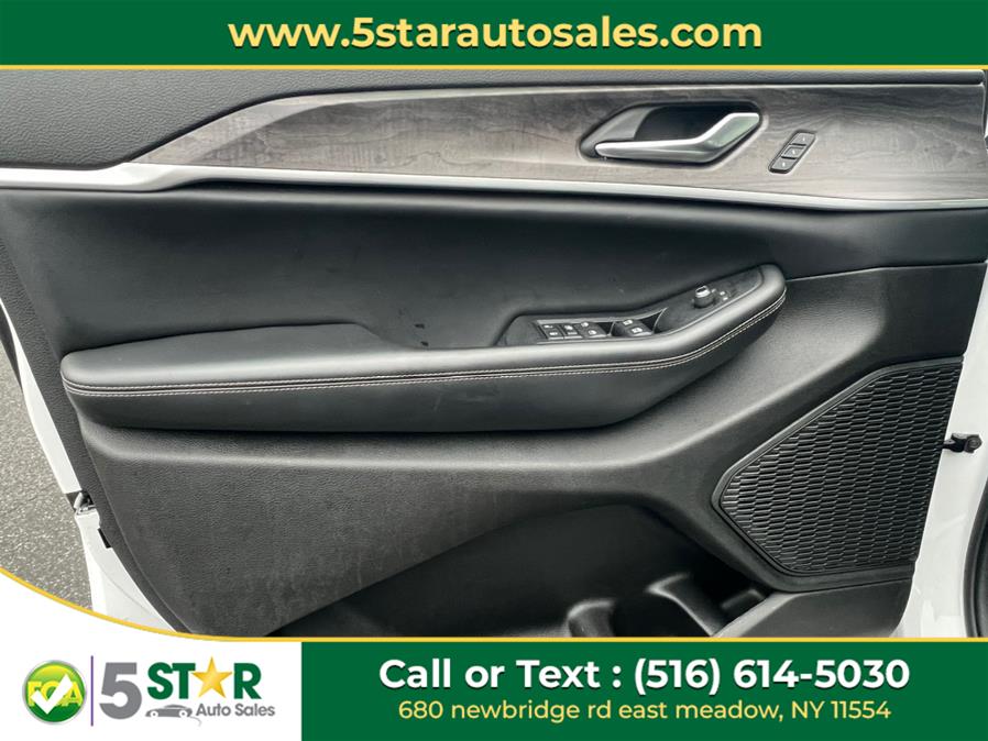 2023 Jeep Grand Cherokee Limited 4x4, available for sale in East Meadow, New York | 5 Star Auto Sales Inc. East Meadow, New York 2023 Jeep Grand Cherokee Limited 4x4, available for sale in East Meadow, New York | 5 Star Auto Sales Inc. East Meadow, New York