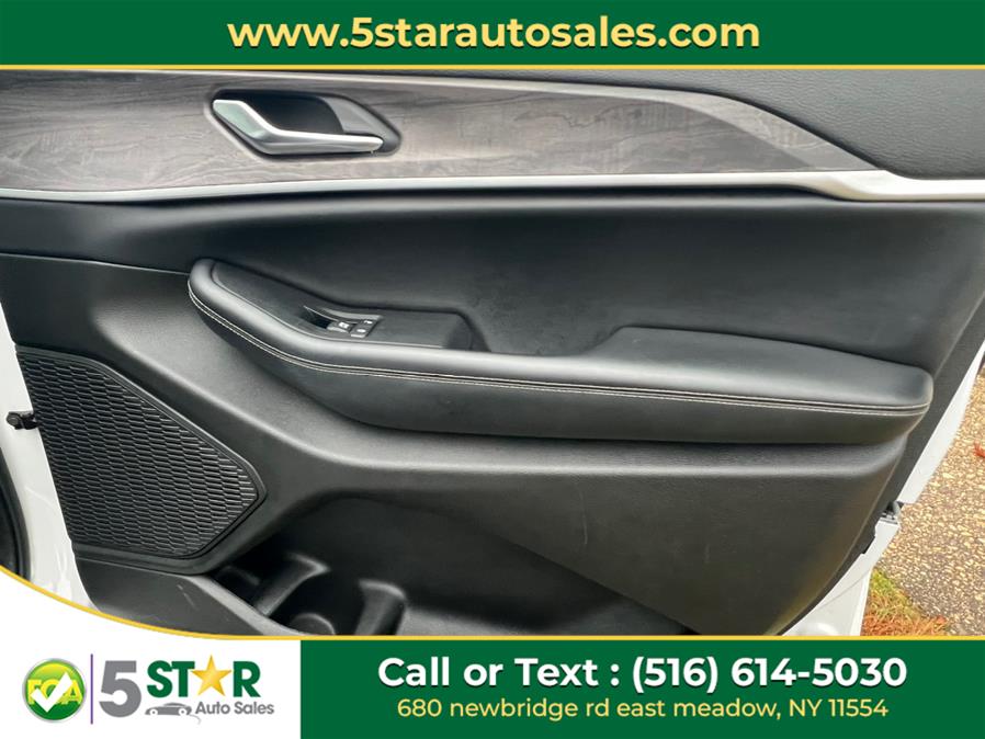 2023 Jeep Grand Cherokee Limited 4x4, available for sale in East Meadow, New York | 5 Star Auto Sales Inc. East Meadow, New York 2023 Jeep Grand Cherokee Limited 4x4, available for sale in East Meadow, New York | 5 Star Auto Sales Inc. East Meadow, New York