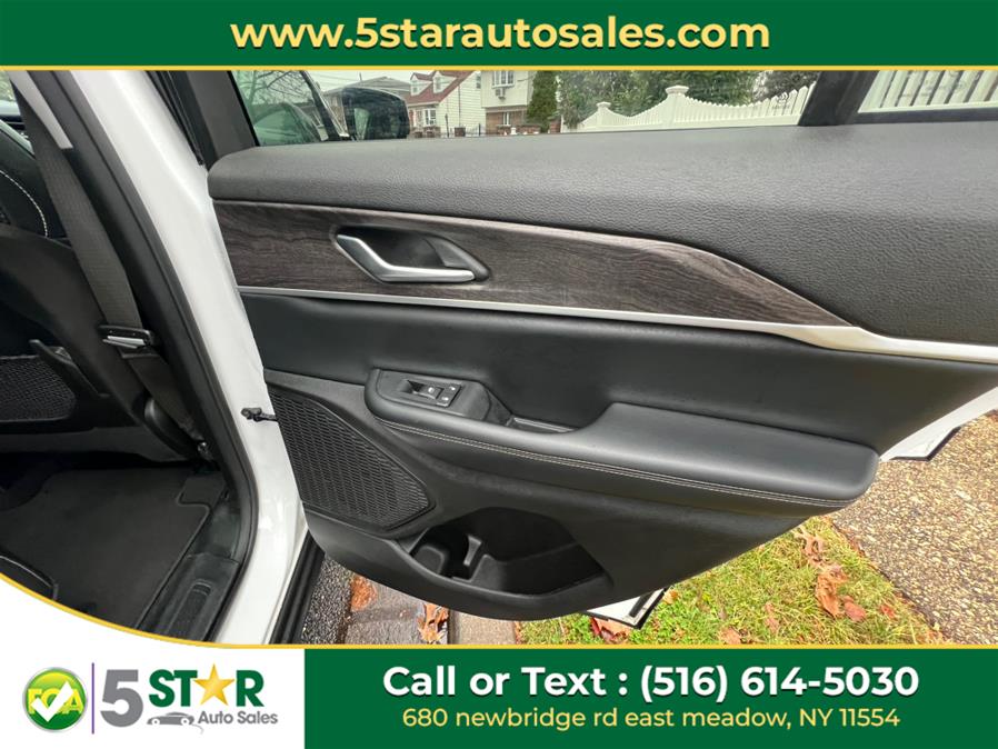 2023 Jeep Grand Cherokee Limited 4x4, available for sale in East Meadow, New York | 5 Star Auto Sales Inc. East Meadow, New York 2023 Jeep Grand Cherokee Limited 4x4, available for sale in East Meadow, New York | 5 Star Auto Sales Inc. East Meadow, New York