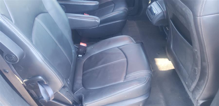 2017 Chevrolet Traverse AWD 4dr LT w/2LT, available for sale in Little Ferry, New Jersey | Victoria Preowned Autos Inc. Little Ferry, New Jersey 2017 Chevrolet Traverse AWD 4dr LT w/2LT, available for sale in Little Ferry, New Jersey | Victoria Preowned Autos Inc. Little Ferry, New Jersey