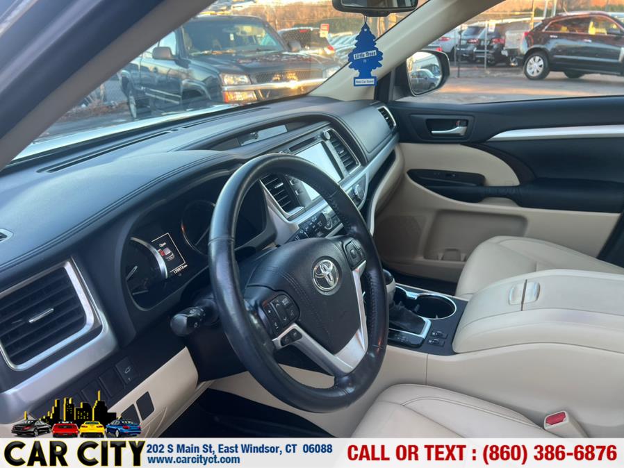 2015 Toyota Highlander AWD 4dr V6 XLE (Natl), available for sale in East Windsor, Connecticut | Car City LLC. East Windsor, Connecticut 2015 Toyota Highlander AWD 4dr V6 XLE (Natl), available for sale in East Windsor, Connecticut | Car City LLC. East Windsor, Connecticut