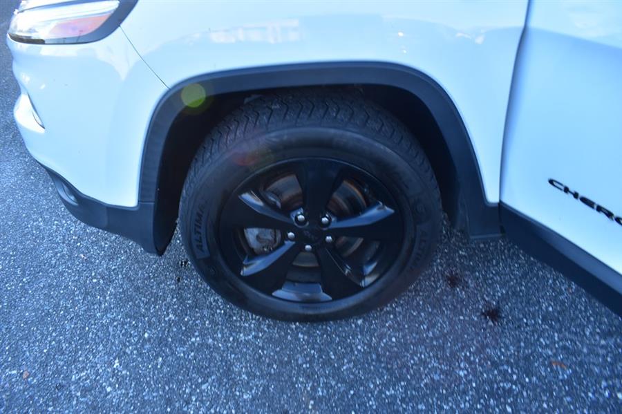 2016 Jeep Cherokee Altitude photo 25