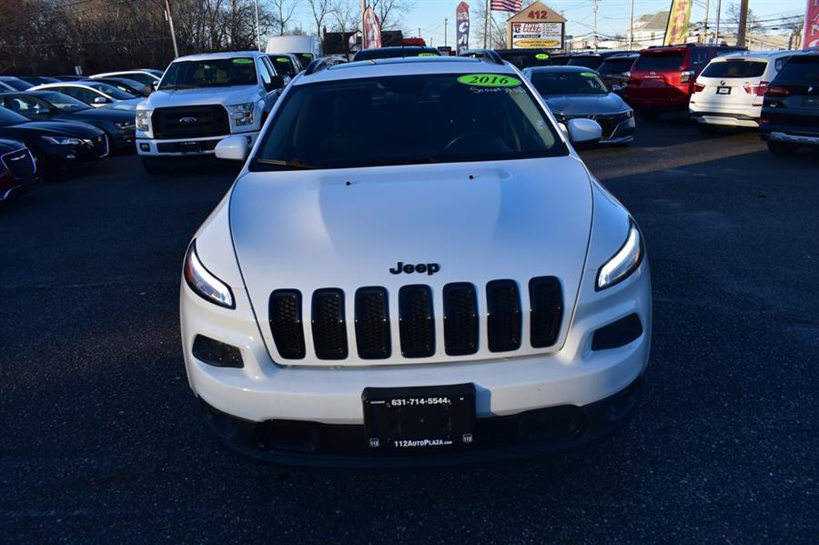 2016 Jeep Cherokee Altitude photo 1