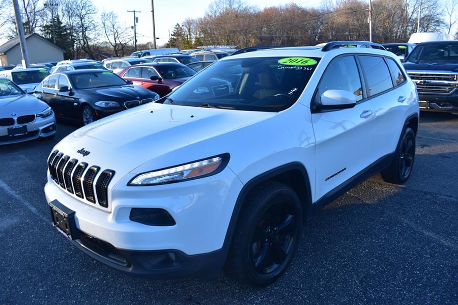 2016 Jeep Cherokee Altitude photo 3