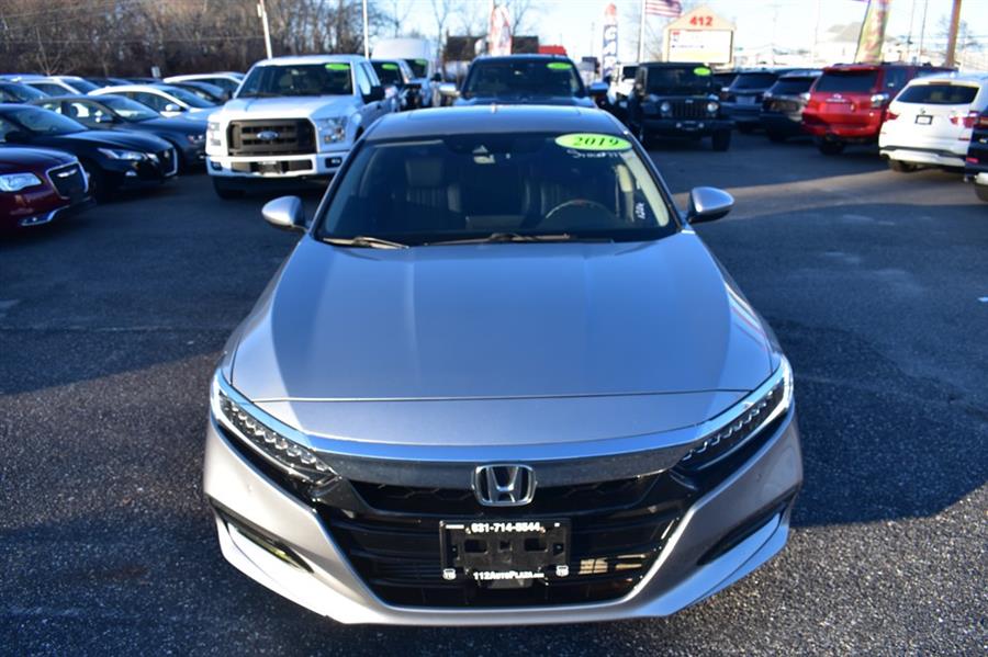 2019 Honda Accord Touring photo 1