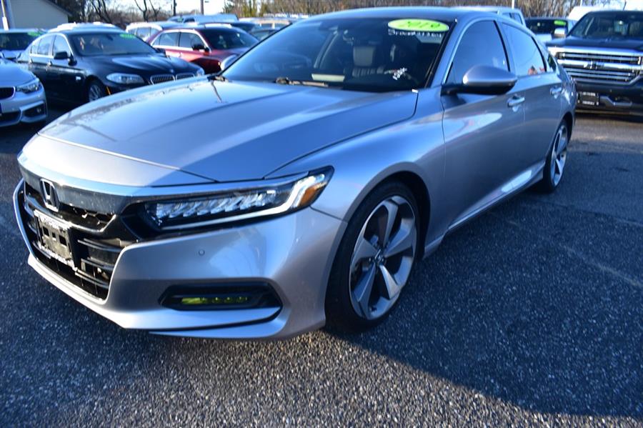 2019 Honda Accord Touring photo 3