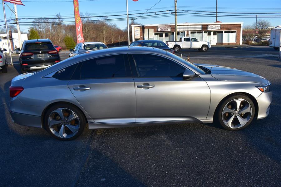 2019 Honda Accord Touring photo 8