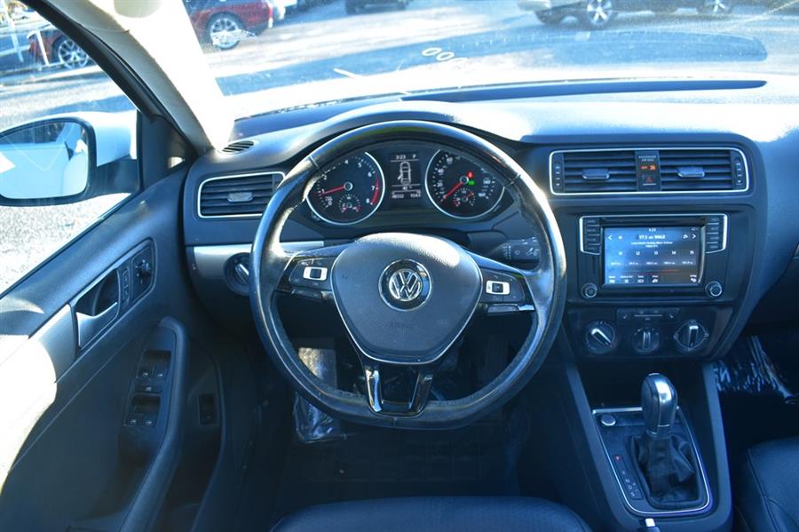 2017 Volkswagen Jetta SE photo 17