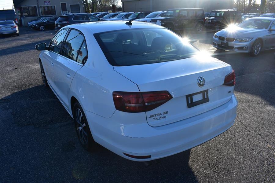 2017 Volkswagen Jetta SE photo 5