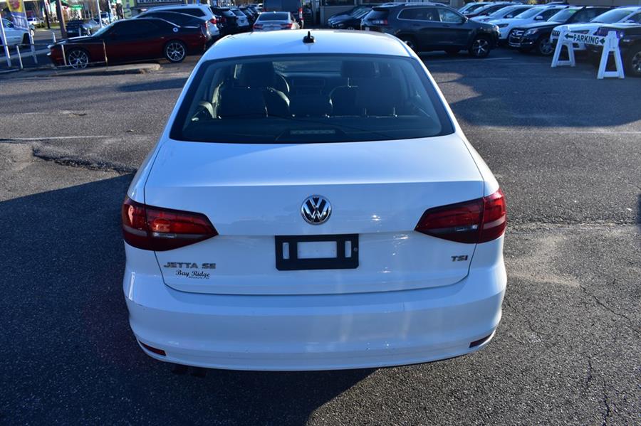 2017 Volkswagen Jetta SE photo 6