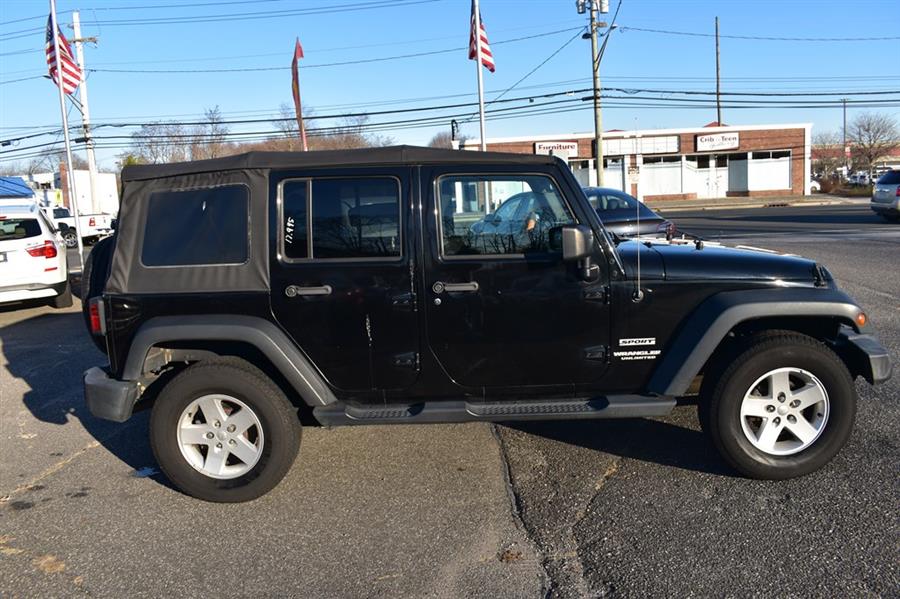 2017 Jeep Wrangler Unlimited Sport S photo 8