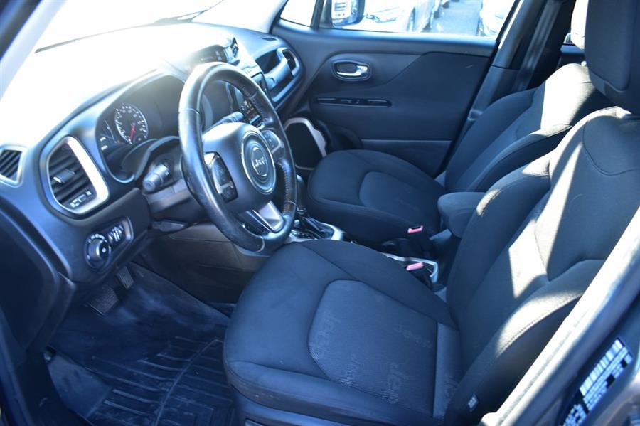 2016 Jeep Renegade Latitude photo 9