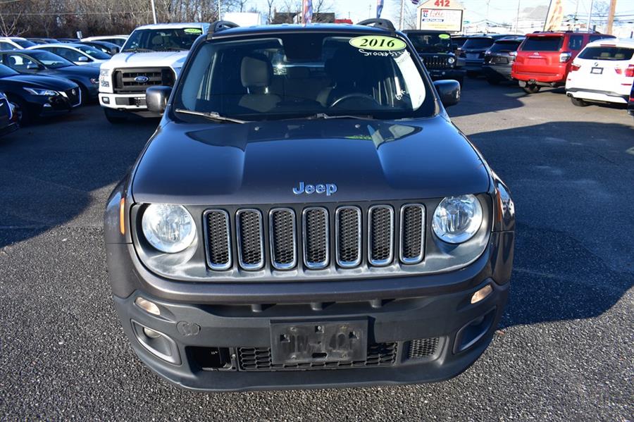 2016 Jeep Renegade Latitude photo 1