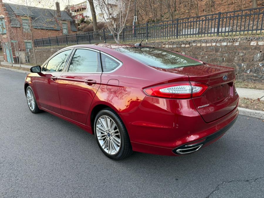 2016 Ford Fusion SE photo 4