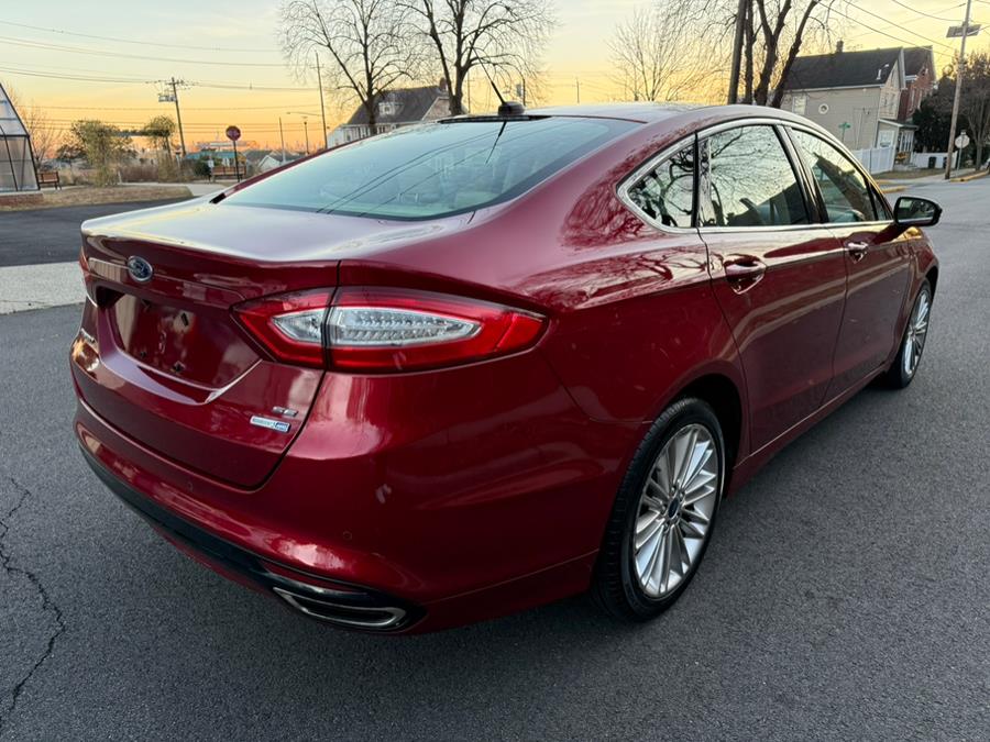 2016 Ford Fusion SE photo 6