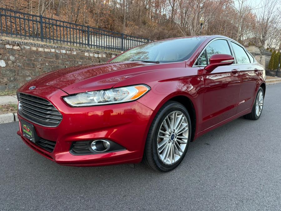 2016 Ford Fusion SE photo 2