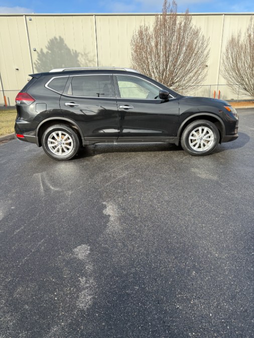 2019 Nissan Rogue SV photo 7