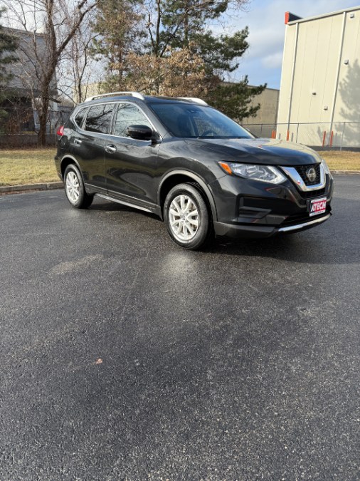 2019 Nissan Rogue SV photo 2