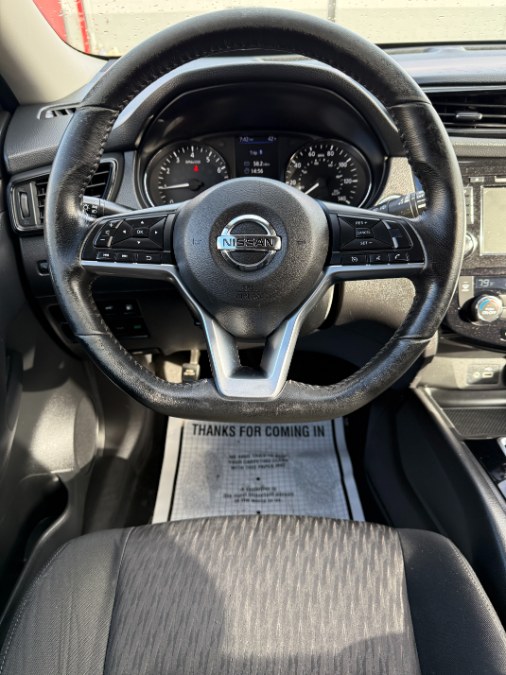 2019 Nissan Rogue SV photo 12