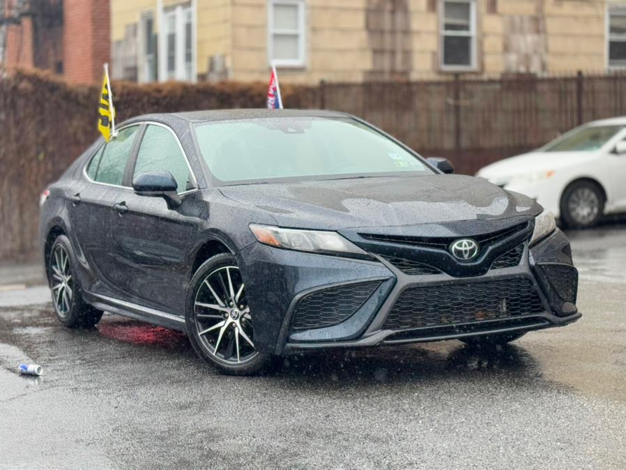 2021 Toyota Camry SE Nightshade photo 2