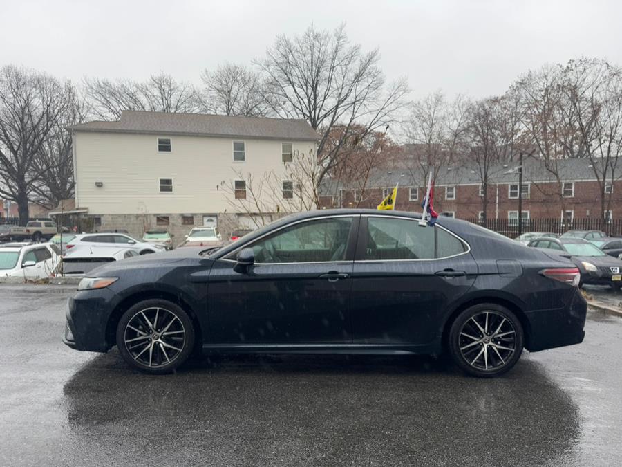 2021 Toyota Camry SE Nightshade photo 3