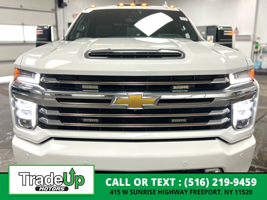 2022 Chevrolet Silverado 3500HD High Country photo 2