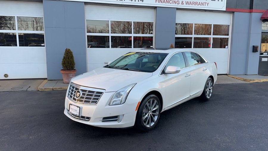 2013 Cadillac XTS Luxury Collection photo 1