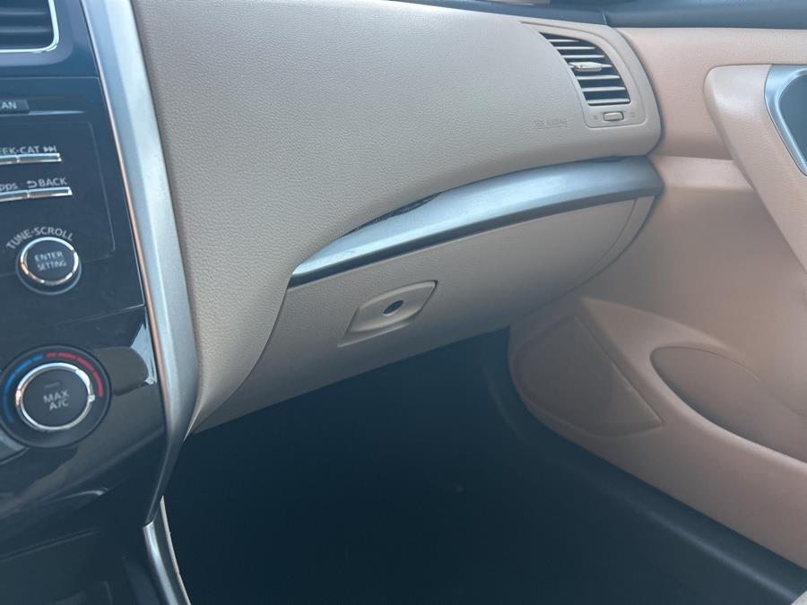 2015 Nissan Altima 4dr Sdn I4 2.5 S, available for sale in South Windsor , Connecticut | Ful-line Auto LLC. South Windsor , Connecticut 2015 Nissan Altima 4dr Sdn I4 2.5 S, available for sale in South Windsor , Connecticut | Ful-line Auto LLC. South Windsor , Connecticut